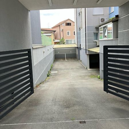 Apartment Capriati With Parking Garage Umag Eksteriør billede