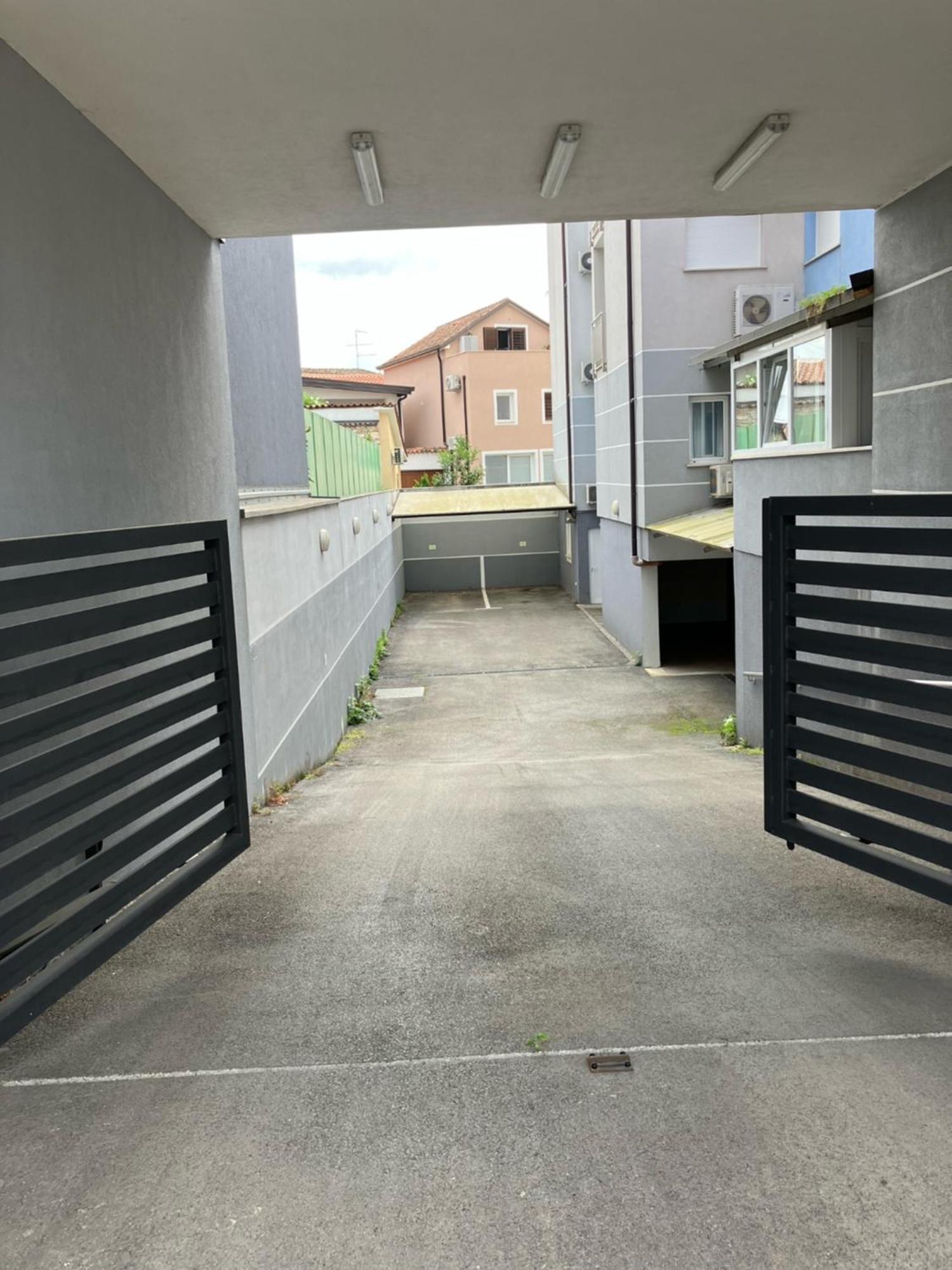 Apartment Capriati With Parking Garage Umag Eksteriør billede
